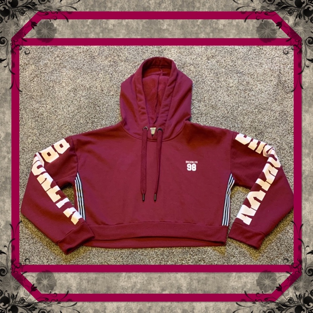 NWOT crop hoodie sz. S
